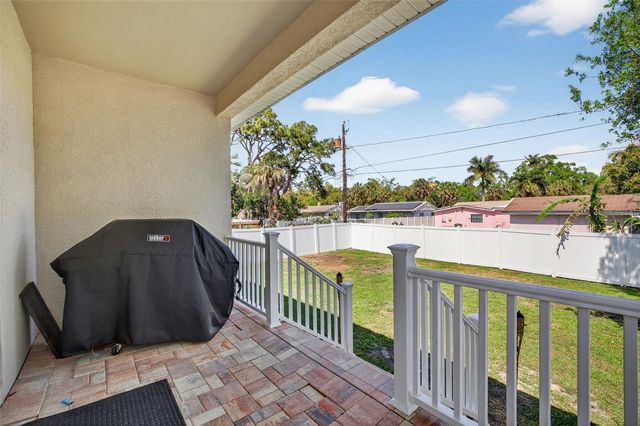 711 28TH AVENUE S, St Petersburg, FL 33705