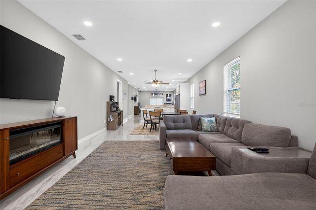 711 28TH AVENUE S, St Petersburg, FL 33705