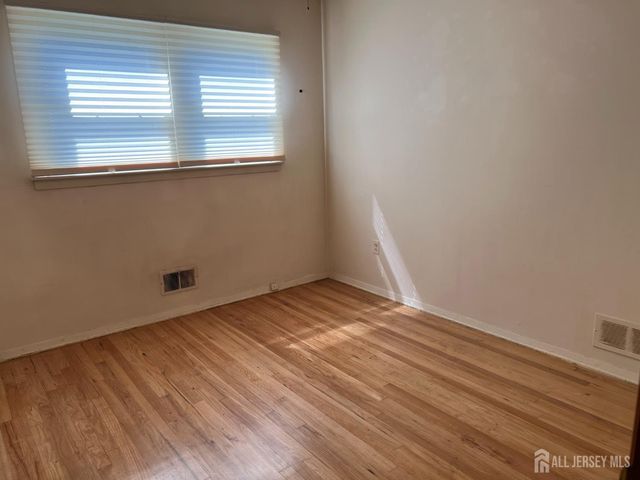 31 Mercer Road, Old Bridge, NJ 08857
