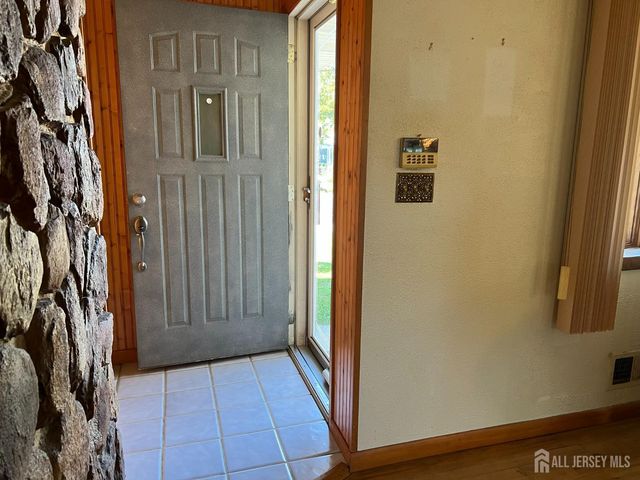 31 Mercer Road, Old Bridge, NJ 08857