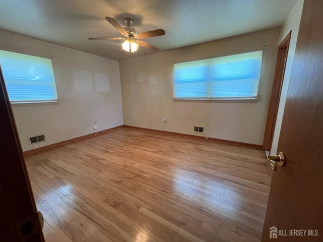 31 Mercer Road, Old Bridge, NJ 08857