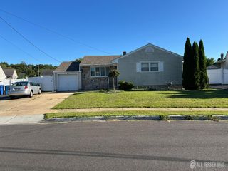31 Mercer Road, Old Bridge, NJ 08857