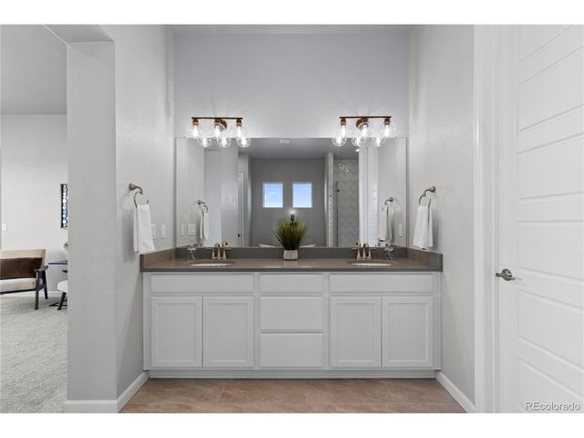 6685 Kenzie Cir, Castle Pines, CO 80108