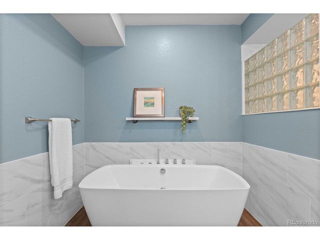 6685 Kenzie Cir, Castle Pines, CO 80108