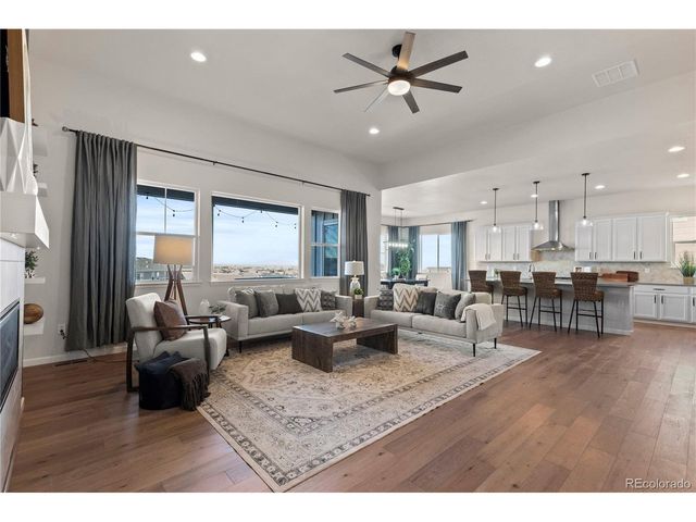 6685 Kenzie Cir, Castle Pines, CO 80108