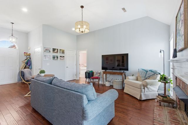 1311 Saybrook Xing, Thompsons Station, TN 37179