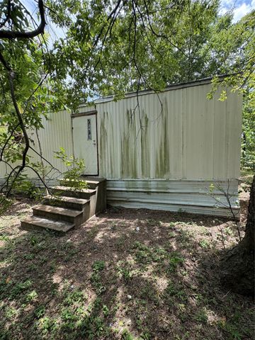 705 W Jefferson Avenue, Whitney, TX 76692
