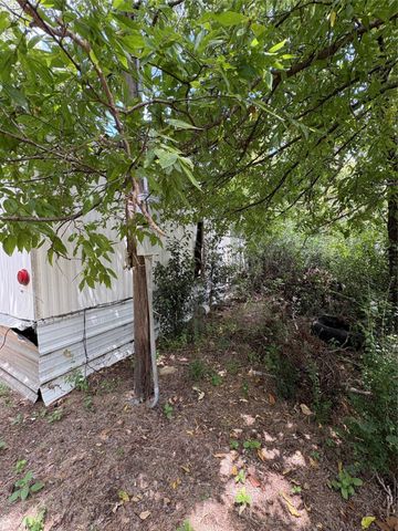 705 W Jefferson Avenue, Whitney, TX 76692