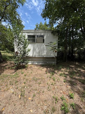 705 W Jefferson Avenue, Whitney, TX 76692