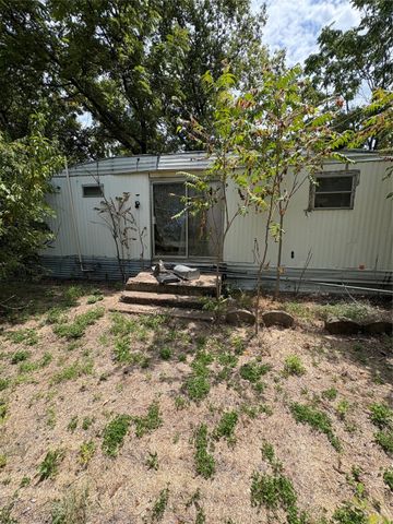705 W Jefferson Avenue, Whitney, TX 76692