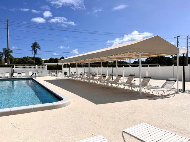 1740 NW 19th Terrace 202, Delray Beach, FL 33445