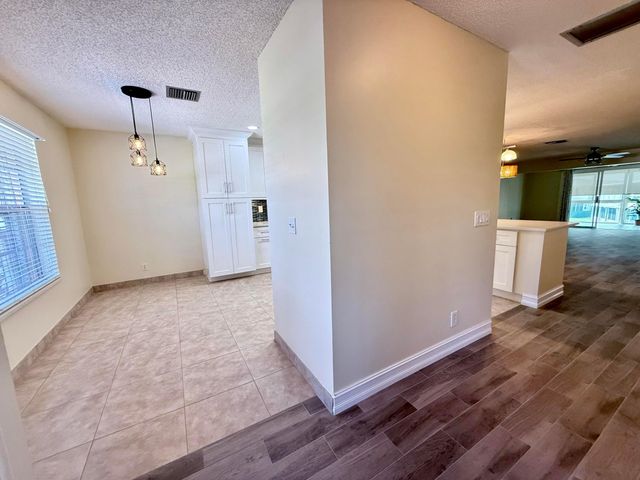 1740 NW 19th Terrace 202, Delray Beach, FL 33445