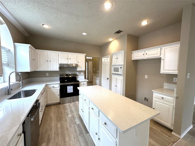 1901 Walters Drive, Plano, TX 75023