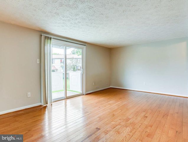 8385 BROCKHAM DR #H, Alexandria, VA 22309