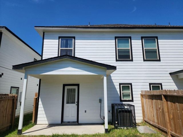 9218 Nyssa Avenue B, Houston, TX 77078