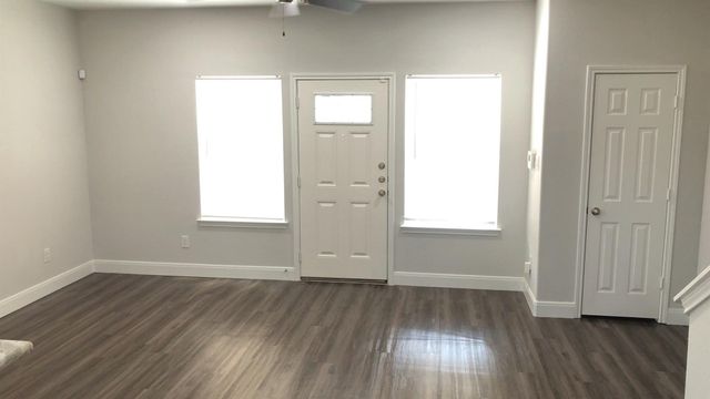 9218 Nyssa Avenue B, Houston, TX 77078