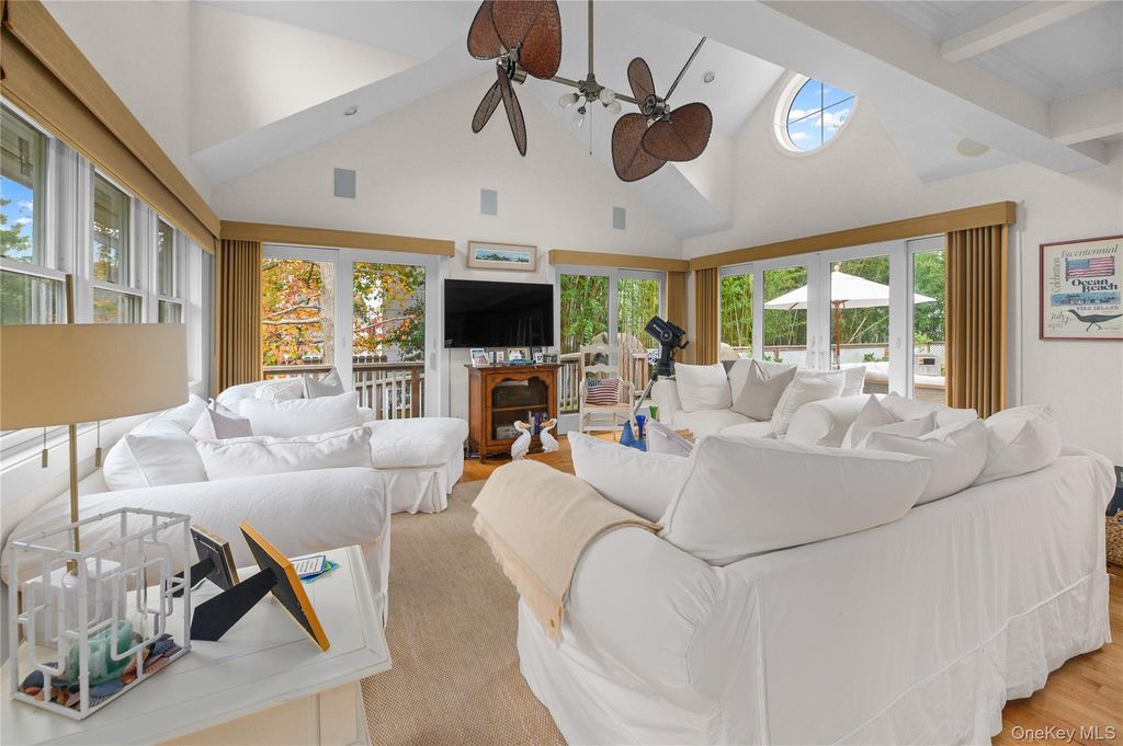 35 Gale Avenue, Seaview, NY 11770 — photo 2