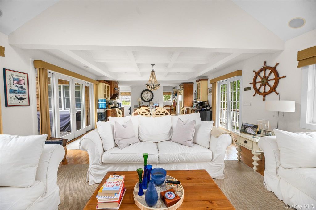35 Gale Avenue, Seaview, NY 11770 — photo 3