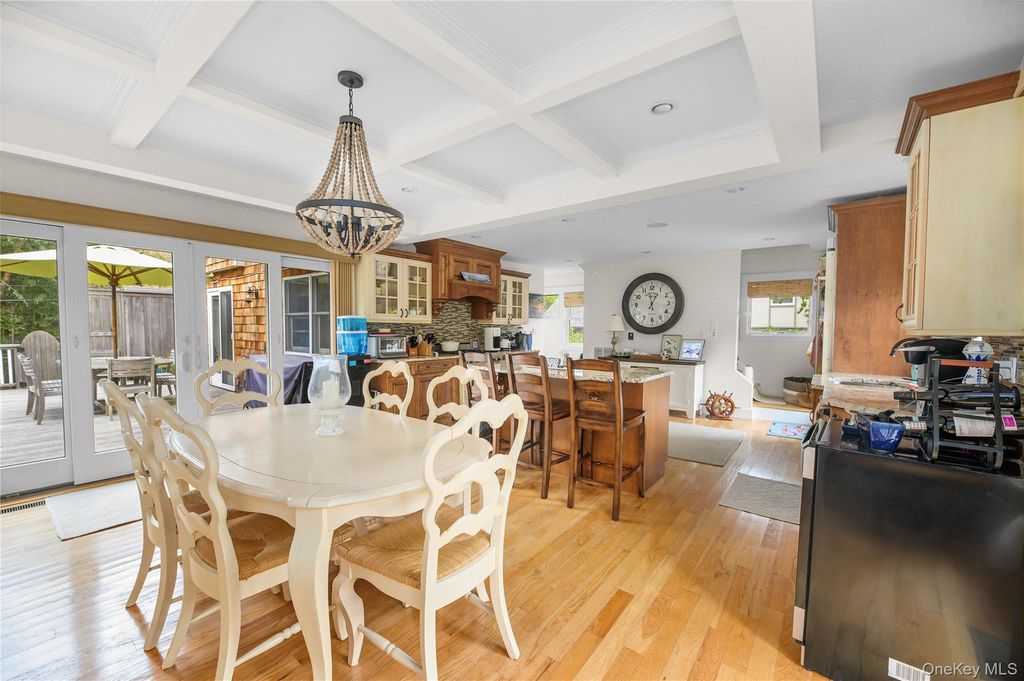 35 Gale Avenue, Seaview, NY 11770 — photo 4