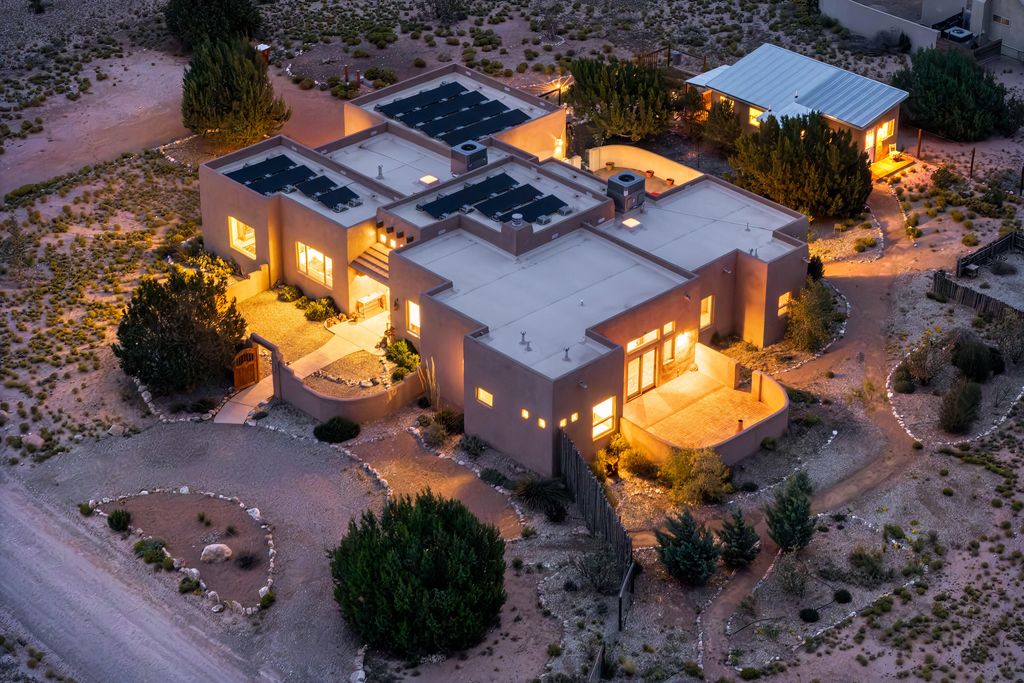 301 CAMINO DE LAS HUERTAS, Placitas, NM 87043