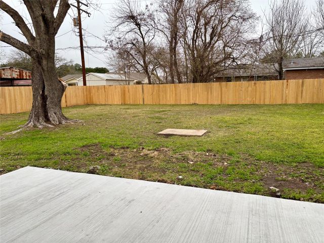 802 Victoria Street, Navasota, TX 77868