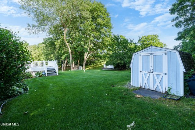 1118 Clute Crest Lane, Niskayuna, NY 12309