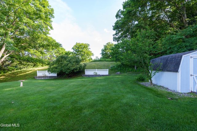 1118 Clute Crest Lane, Niskayuna, NY 12309