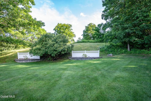 1118 Clute Crest Lane, Niskayuna, NY 12309