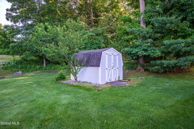 1118 Clute Crest Lane, Niskayuna, NY 12309