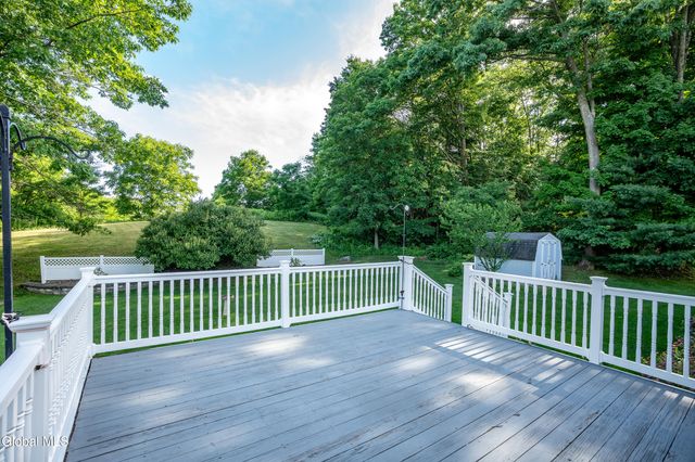1118 Clute Crest Lane, Niskayuna, NY 12309
