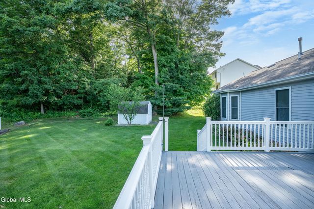 1118 Clute Crest Lane, Niskayuna, NY 12309