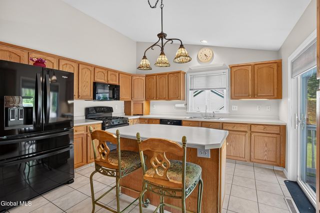 1118 Clute Crest Lane, Niskayuna, NY 12309