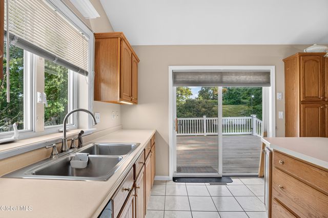 1118 Clute Crest Lane, Niskayuna, NY 12309
