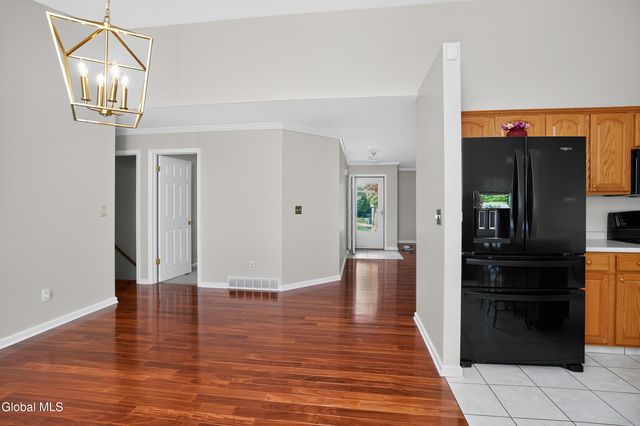 1118 Clute Crest Lane, Niskayuna, NY 12309