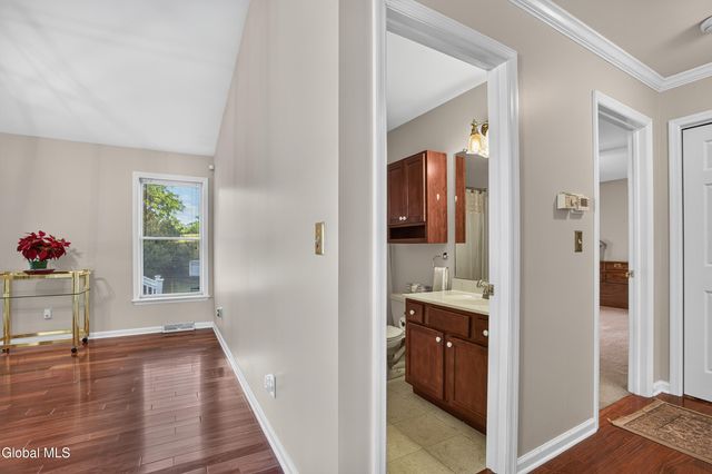 1118 Clute Crest Lane, Niskayuna, NY 12309