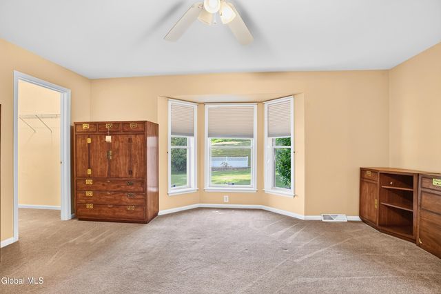 1118 Clute Crest Lane, Niskayuna, NY 12309