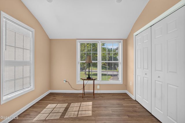 1118 Clute Crest Lane, Niskayuna, NY 12309