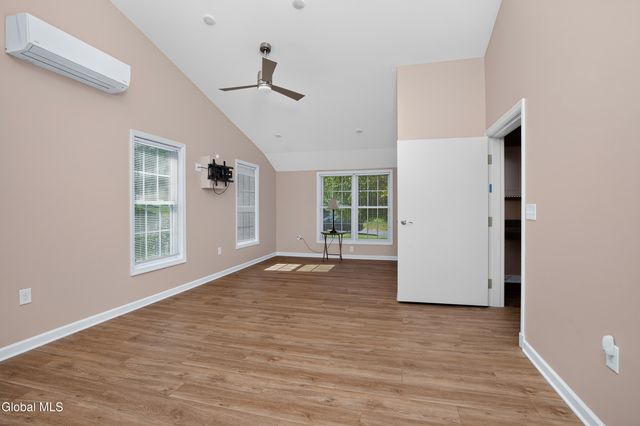 1118 Clute Crest Lane, Niskayuna, NY 12309