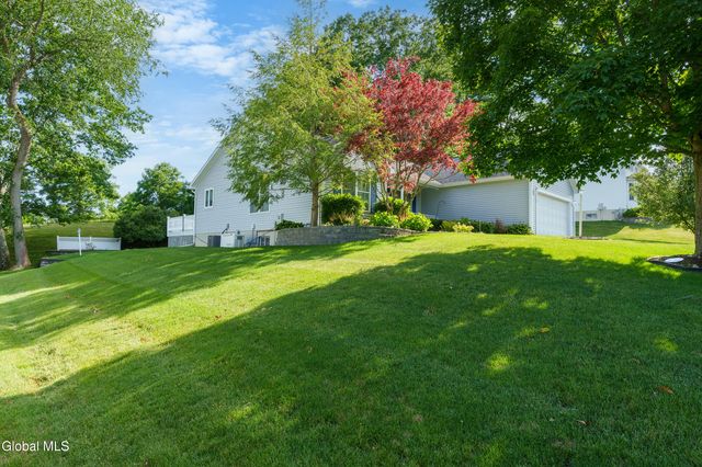 1118 Clute Crest Lane, Niskayuna, NY 12309
