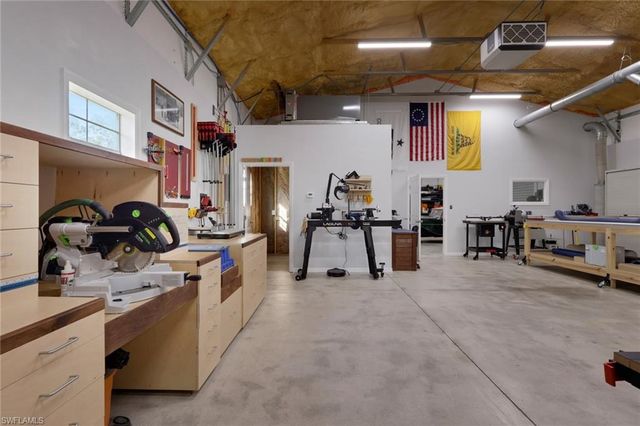 4700 Skates CIR, Fort Myers, FL 33905