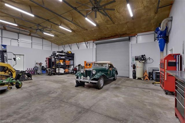 4700 Skates CIR, Fort Myers, FL 33905