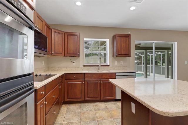 4700 Skates CIR, Fort Myers, FL 33905