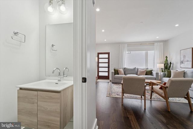 73 E SHARPNACK ST, Philadelphia, PA 19119