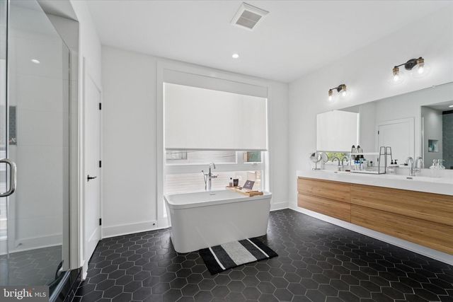 73 E SHARPNACK ST, Philadelphia, PA 19119