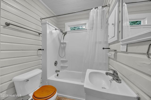 1035 Page Avenue, Wilmington, NC 28403