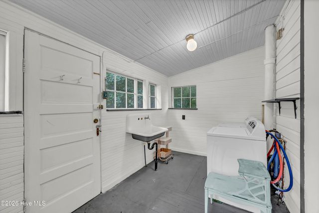1035 Page Avenue, Wilmington, NC 28403