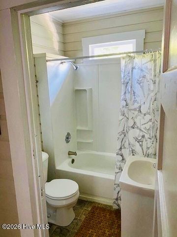 1035 Page Avenue, Wilmington, NC 28403