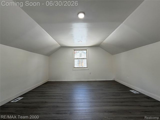 6760 Warwick Street, Detroit, MI 48228