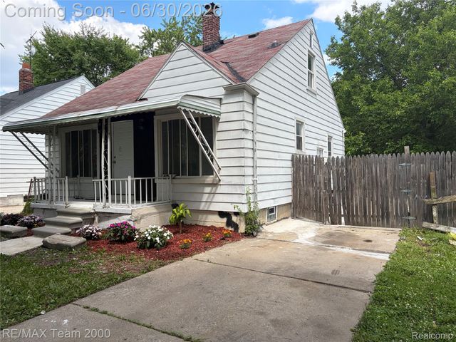 6760 Warwick Street, Detroit, MI 48228