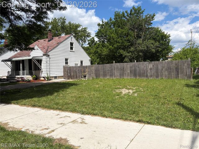 6760 Warwick Street, Detroit, MI 48228